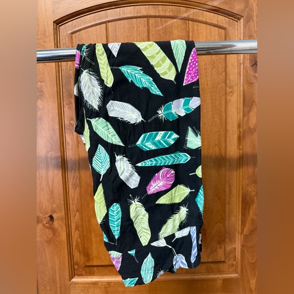 LuLaRoe TC Leggings (Fit Sizes 12-18) - Picture 1 of 1